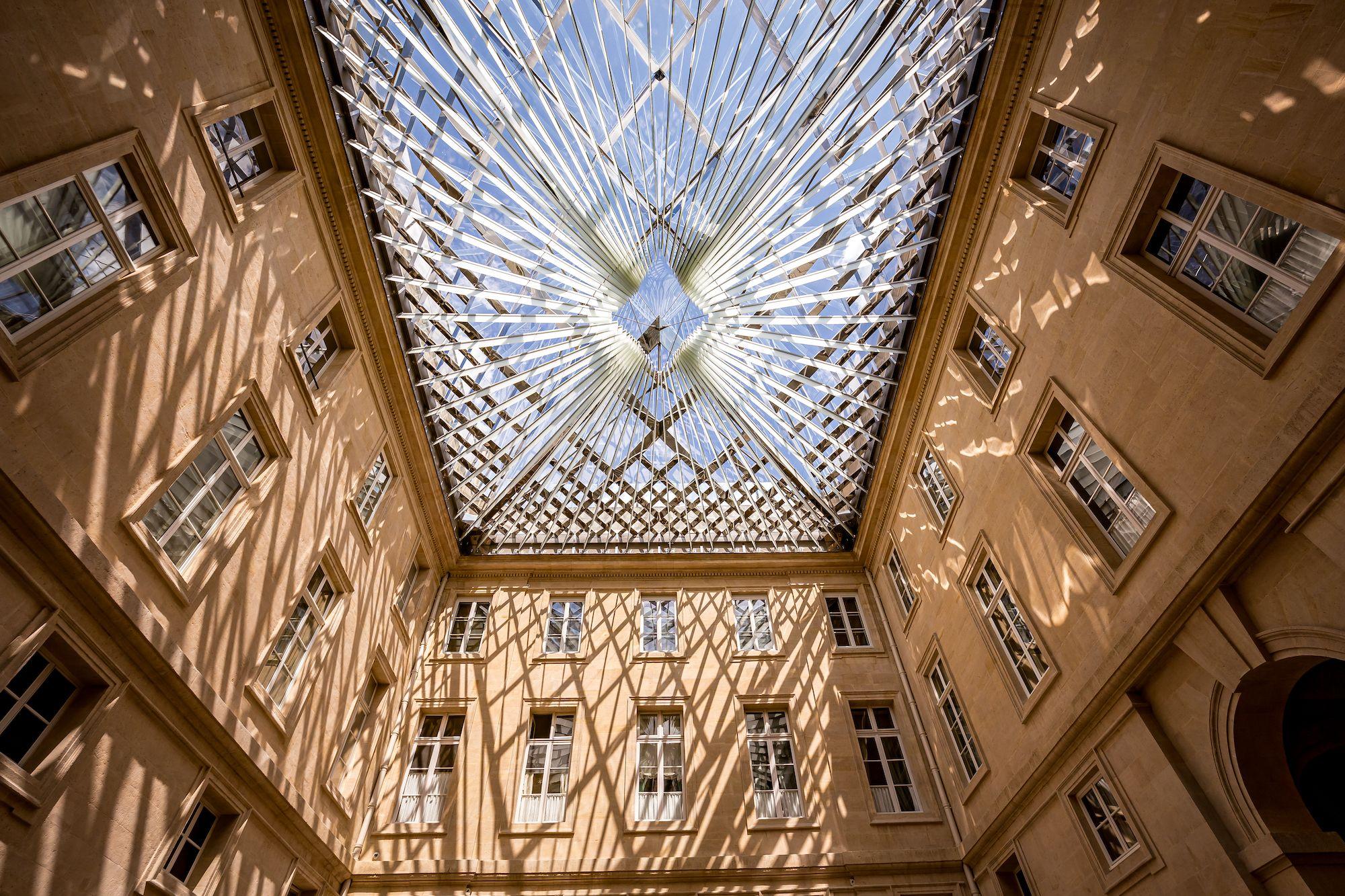 interno palazzo storico soffitto in vetro
